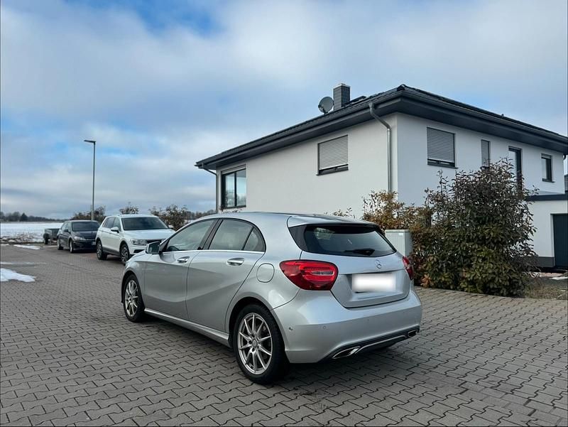 Gebraucht Mercedes A200 156 PS (114 kW) 2018 Silber Kleinwagen