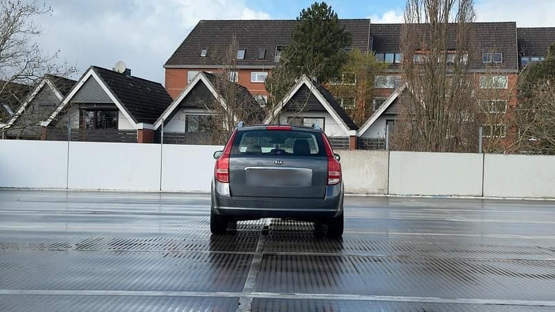 Second-hand Kia Ceed 90 CP (66 kW) 2011 Gri Hatchback