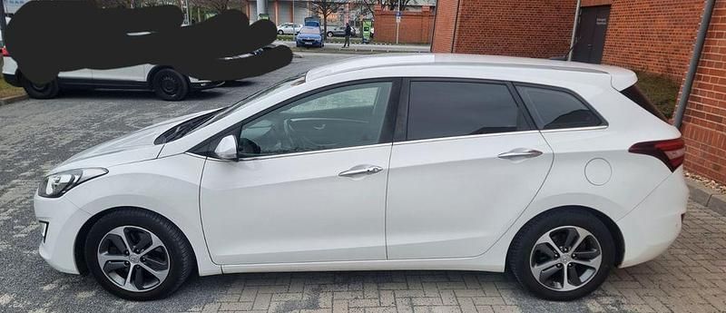Gebraucht Hyundai i30 136 PS (100 kW) 2017 Weiß Limousine
