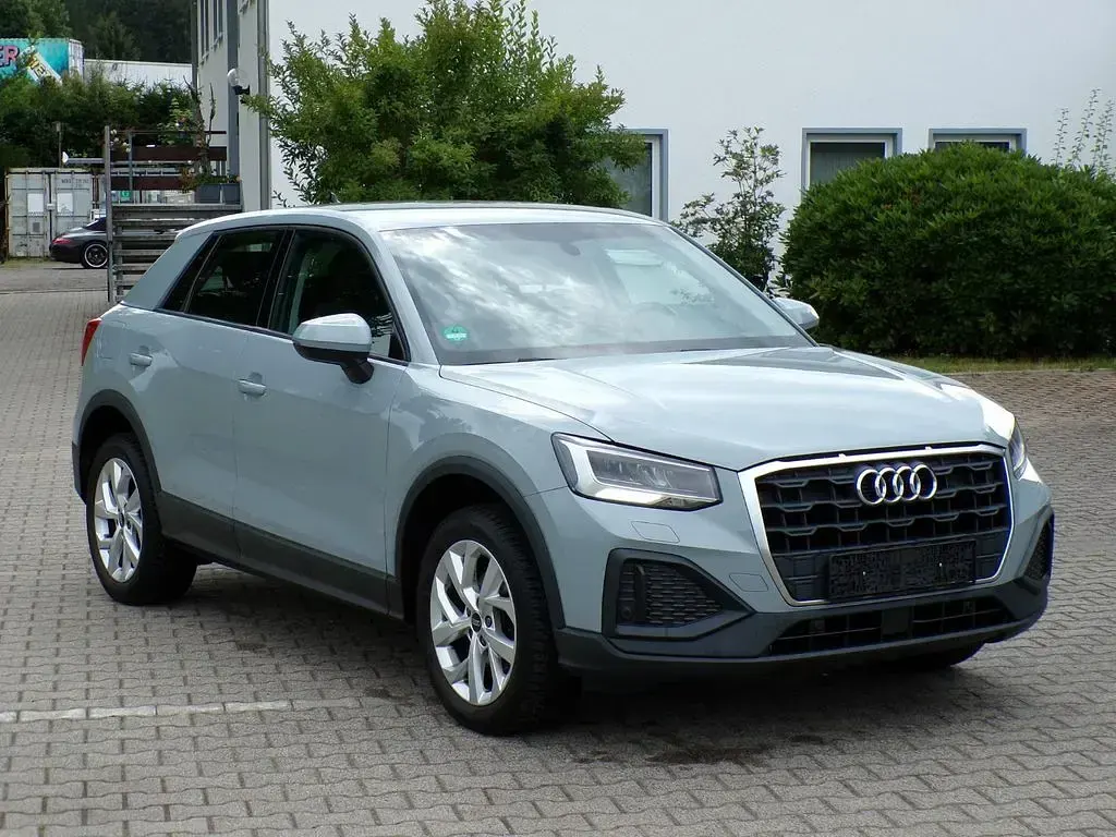 Gebraucht Audi Q2 Sport 150 PS (110 kW) 2021 Grau SUV