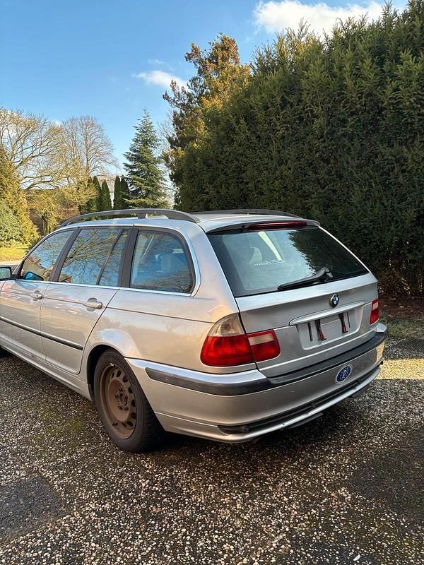 Gebraucht BMW 320 170 PS (125 kW) 2001 Silber Kombi