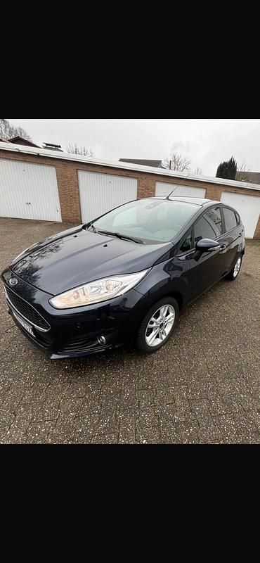 Grau Gebraucht 2017 Ford Fiesta Cool & Connect Kleinwagen | 8.399 € (Superpreis) - Bild 1/4