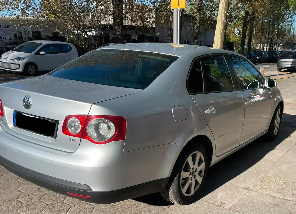 Brugt VW Jetta 130 HK (95 kW) 2009 Sølv Sedan