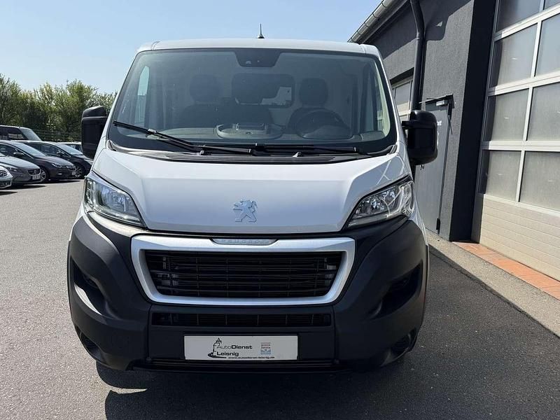 Weiß Gebraucht 2024 Peugeot Boxer Van | 26.950 € (Etwas zu teuer) - Bild 1/4