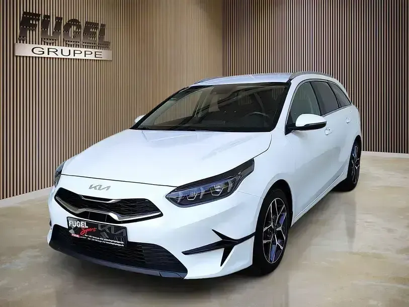Gebraucht Kia Ceed Sportswagon 160 PS (117 kW) 2023 Weiß Kombi
