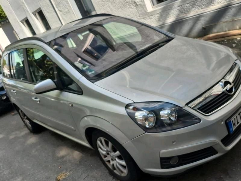 Grau Gebraucht 2006 Opel Zafira Van / Kleinbus | 1.100 € (Superpreis) - Bild 1/4