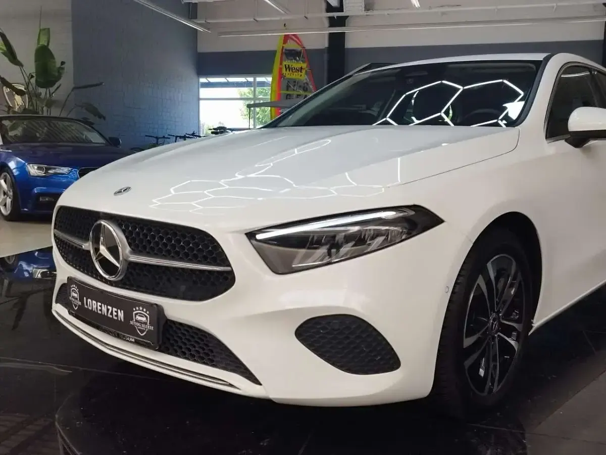 Gebraucht Mercedes A180 Advanced 136 PS (100 kW) 2023 Polarweiss Limousine