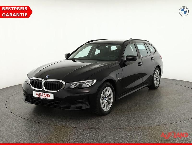 Schwarz Gebraucht 2022 BMW 330e Sport Line Kombi | 32.990 € (Fairer Preis) - Bild 1/4
