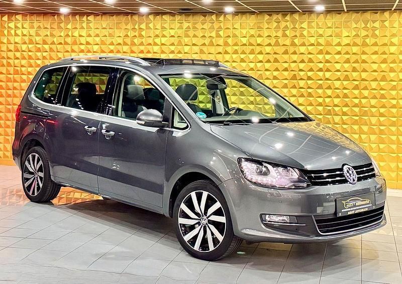 Grau Gebraucht 2019 VW Sharan R Van / Kleinbus | 20.990 € (Fairer Preis) - Bild 1/4