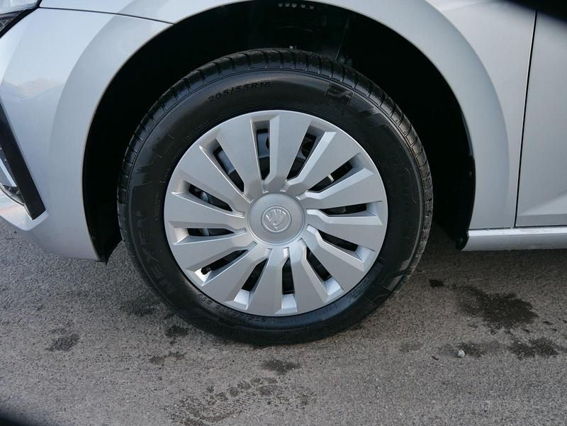 Neu Skoda Scala Selection 116 PS (85 kW) 2025 Brillantsilber metallic Kleinwagen