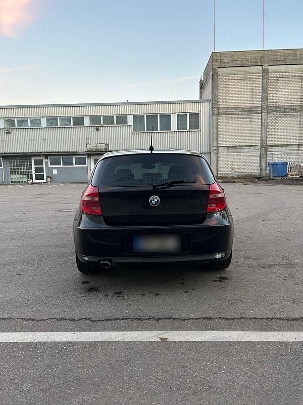Gebraucht BMW 120 177 PS (130 kW) 2009 Schwarz Kleinwagen