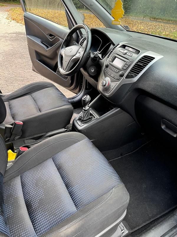 Gebraucht Hyundai ix20 Classic 90 PS (66 kW) 2011 Grau Kleinwagen