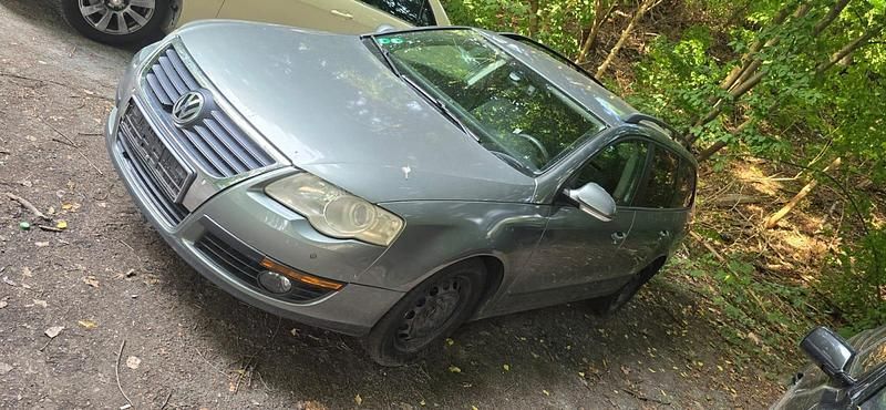 Gebraucht VW Passat 140 PS (102 kW) 2005 Silber Kombi