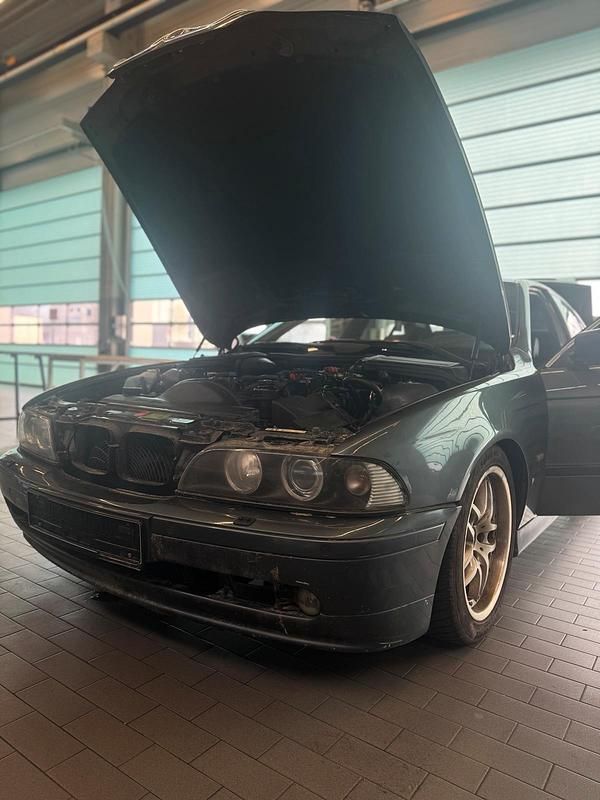 Gebraucht BMW 520 170 PS (125 kW) 2001 Limousine