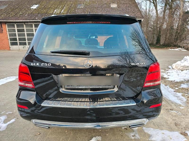 Gebraucht Mercedes GLK250 204 PS (150 kW) 2014 Schwarz SUV