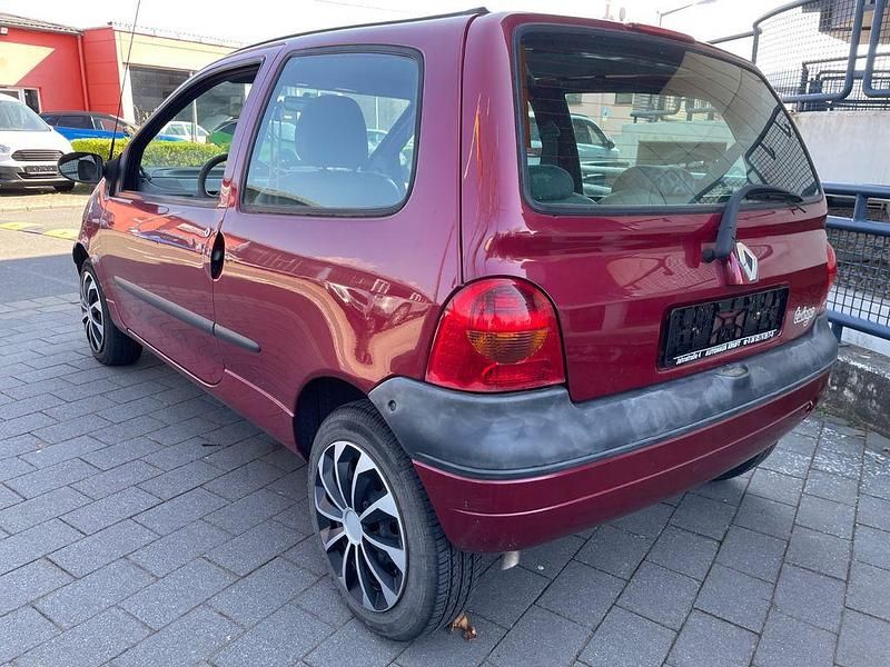 Second-hand Renault Twingo 58 CP (42 kW) 2006 Roșu Hatchback