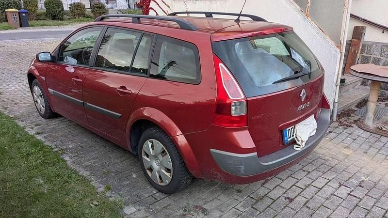Rot Gebraucht 2006 Renault Mégane GrandTour Authentique Kombi | 600 € (Superpreis) - Bild 1/4