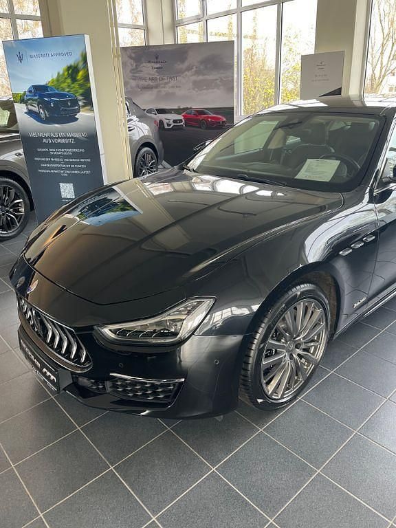 Schwarz Gebraucht 2018 Maserati Ghibli GranLusso Coupé | 32.400 € - Bild 1/2