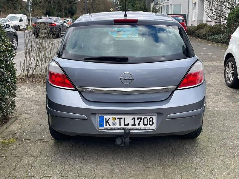 Gebraucht Opel Astra 90 PS (66 kW) 2005 Grau Limousine