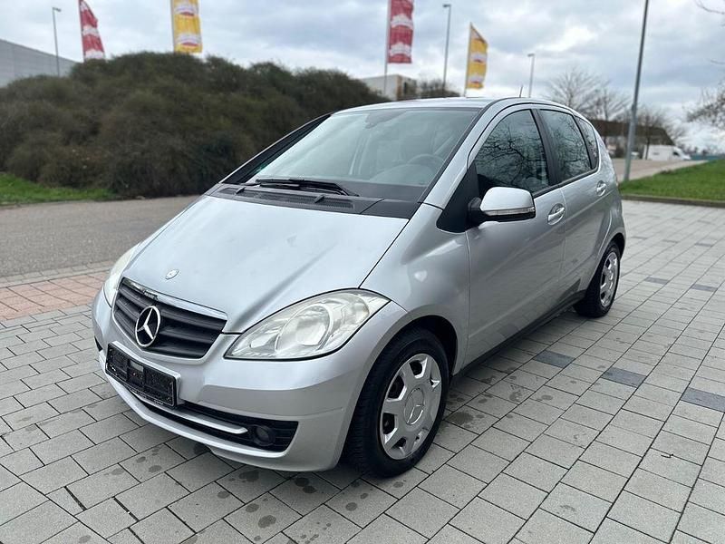 Gebraucht Mercedes A160 95 PS (69 kW) 2010 Silber Limousine