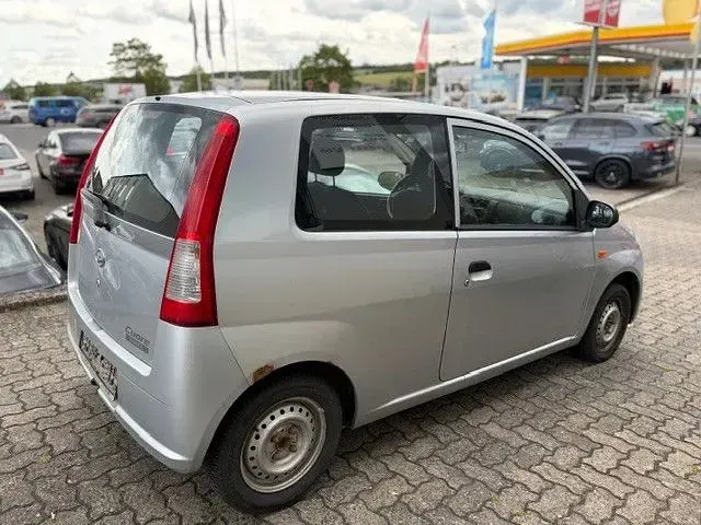 Gebraucht Daihatsu Cuore Plus 58 PS (42 kW) 2006 Silber Kleinwagen