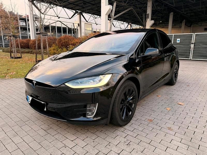 Schwarz Gebraucht 2017 Tesla Model X SUV | 26.400 € (Teuer) - Bild 1/4
