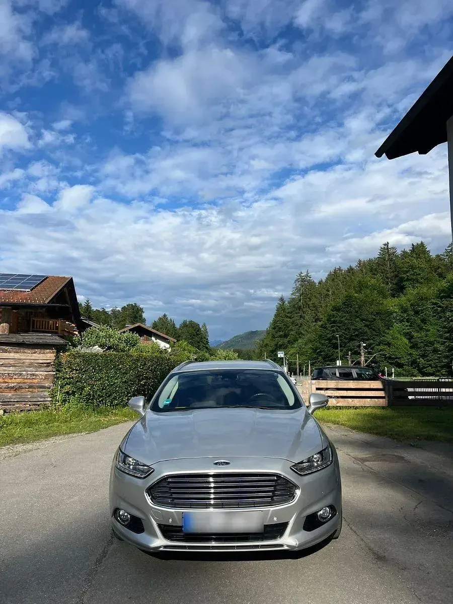 Gebraucht Ford Mondeo Titanium 179 PS (131 kW) 2016 Silber Kombi