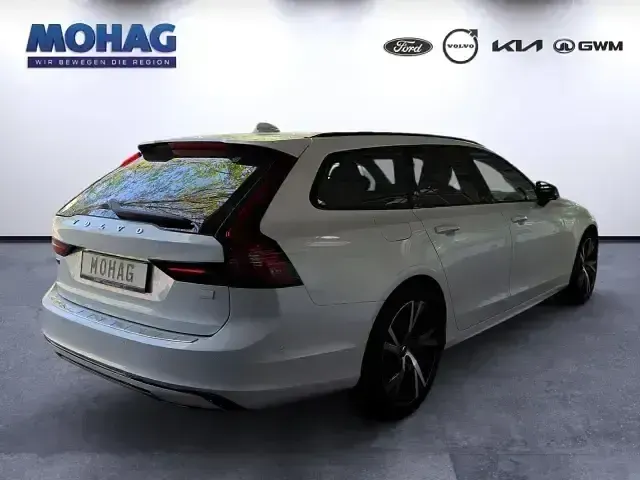 Gebraucht Volvo V90 Plus 350 PS (257 kW) 2023 Weiss Kombi