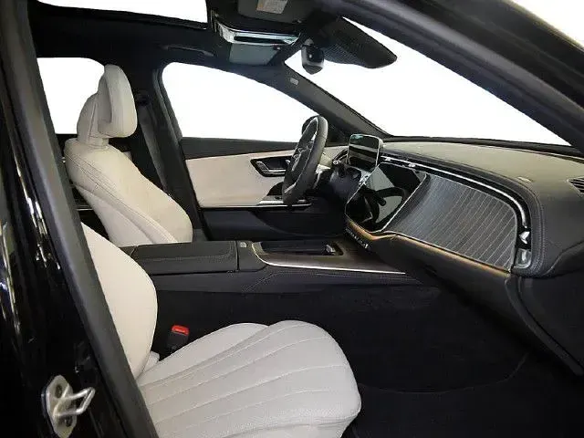 Gebraucht Mercedes E300 AMG 313 PS (230 kW) 2026 Schwarz Kombi