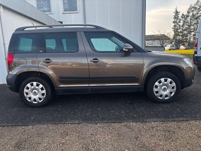 Gebraucht Skoda Yeti Plus Edition 105 PS (77 kW) 2011 Braun SUV