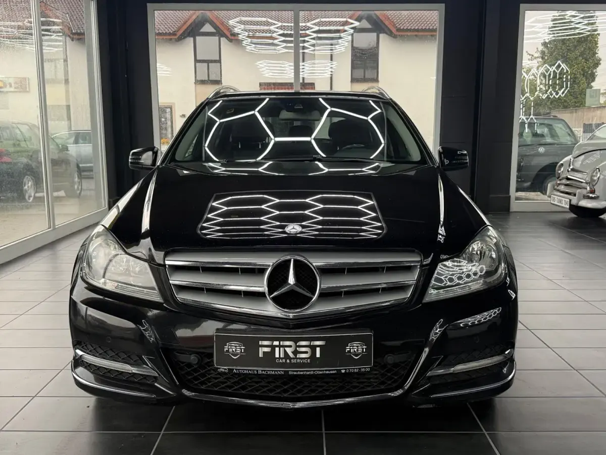 Gebraucht Mercedes C220 Avantgarde 170 PS (125 kW) 2011 Schwarz Kombi