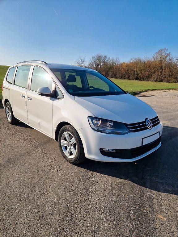 Gebraucht VW Sharan 140 PS (102 kW) 2012 Weiß Van / Kleinbus
