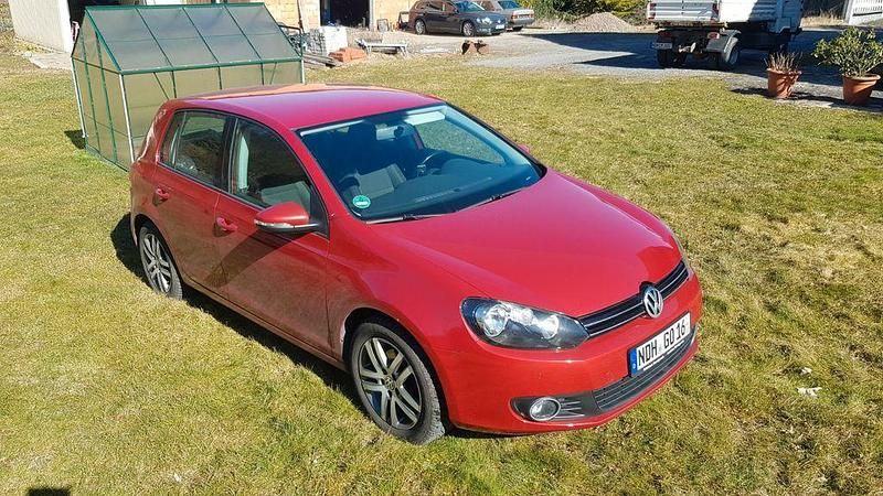 Gebraucht VW Golf VI Trendline 110 PS (80 kW) 2010 Rot Kleinwagen