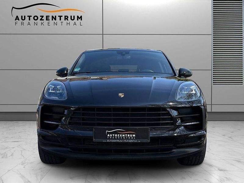 Second-hand Porsche Macan 245 CP (180 kW) 2018 Negru SUV