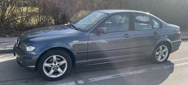 Grau Gebraucht 2003 BMW 320 Limousine | 1.200 € (Superpreis) - Bild 1/4