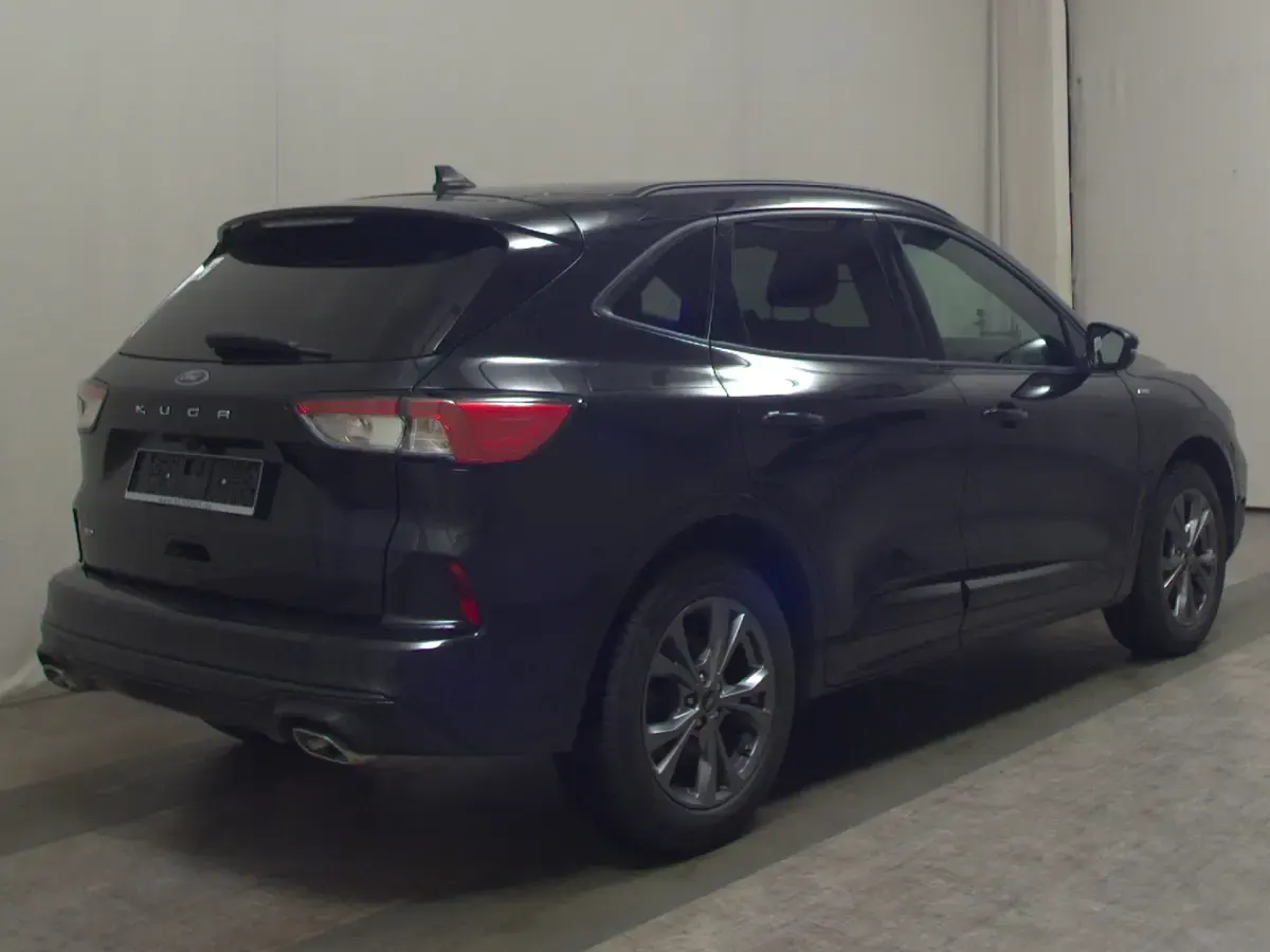 Gebraucht Ford Kuga ST-Line 150 PS (110 kW) 2022 Schwarz SUV