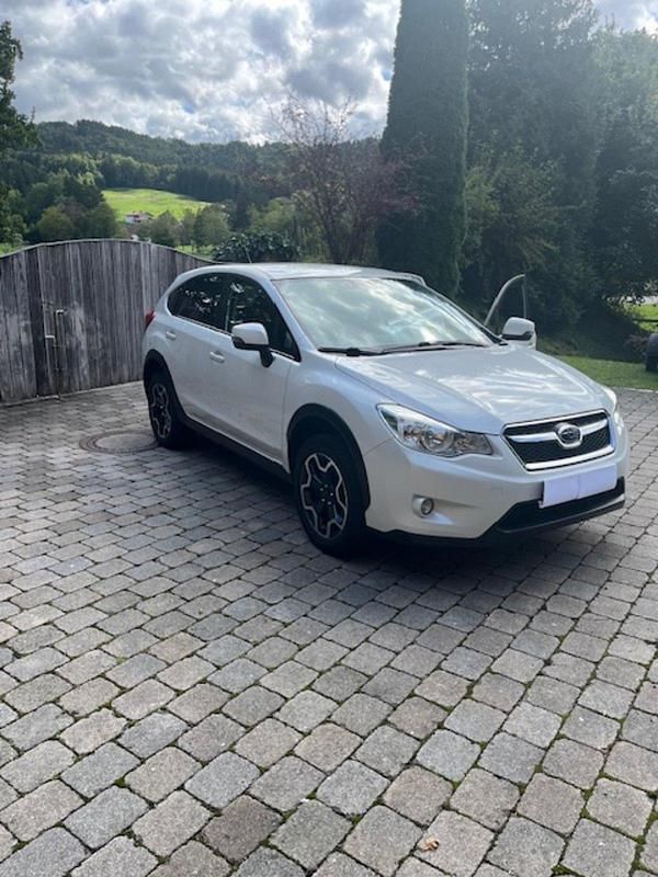 Weiß Gebraucht 2014 Subaru XV SUV | 6.900 € (Fairer Preis) - Bild 1/4