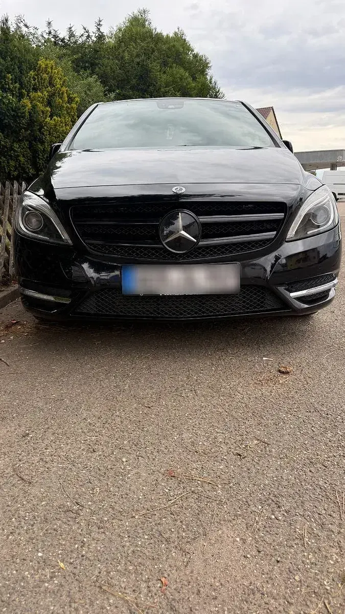 Gebraucht Mercedes B200 AMG 136 PS (100 kW) 2012 Schwarz Kleinwagen