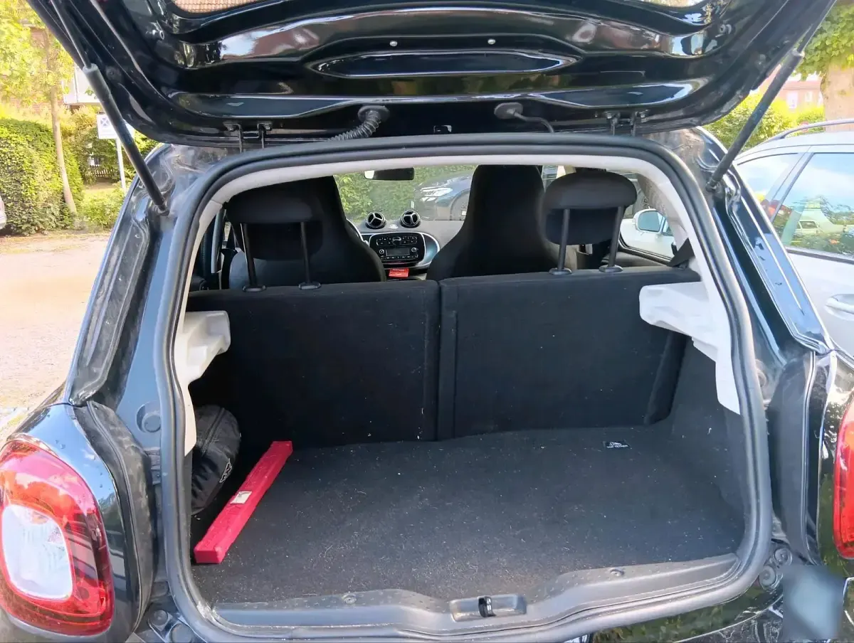 Gebraucht Smart ForFour 71 PS (52 kW) 2018 Schwarz Kleinwagen