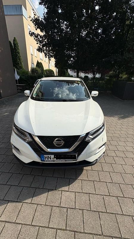 Weiß Gebraucht 2019 Nissan Qashqai N-Connecta SUV | 18.500 € (Fairer Preis) - Bild 1/4