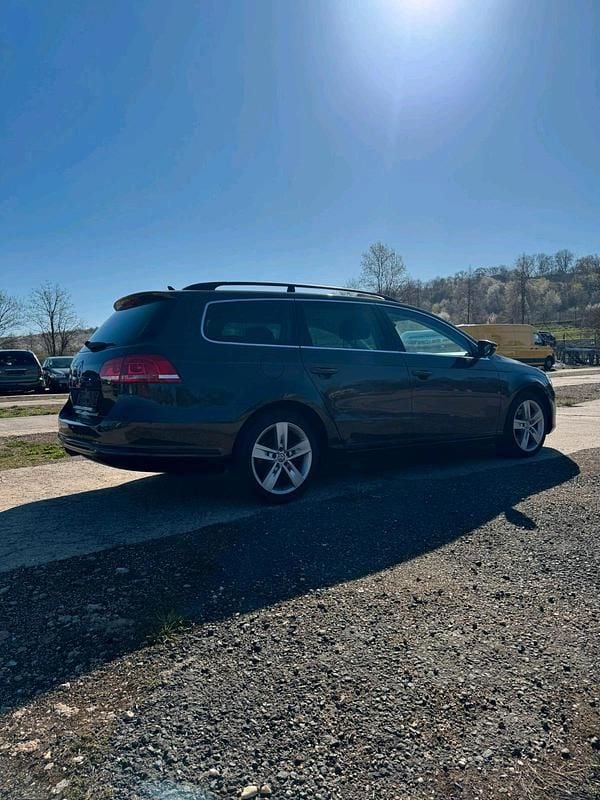 Używany VW Passat 170 KM (125 kW) 2012 Czerwony Kombi