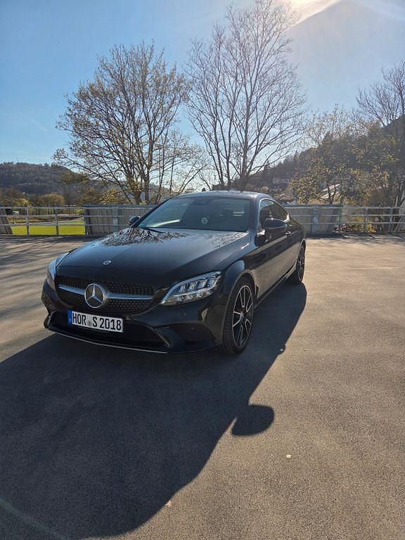 Gebraucht Mercedes C220 194 PS (142 kW) 2020 Schwarz Coupé