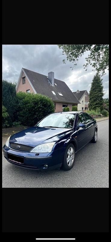 Blau Gebraucht 2003 Ford Mondeo Ghia Limousine | 1.500 € (Guter Preis) - Bild 1/4