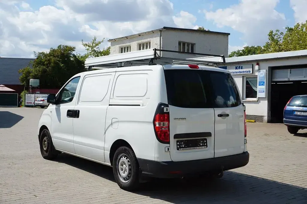 Gebraucht Hyundai H-1 110 PS (80 kW) 2010 Weiß Van / Kleinbus