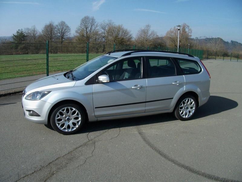 Gebraucht Ford Focus Sport 100 PS (73 kW) 2009 Silber Kombi