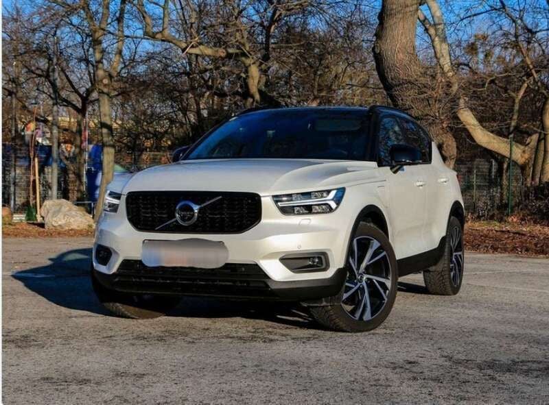 Weiß Gebraucht 2020 Volvo XC40 R-Design SUV | 29.500 € (Fairer Preis) - Bild 1/4