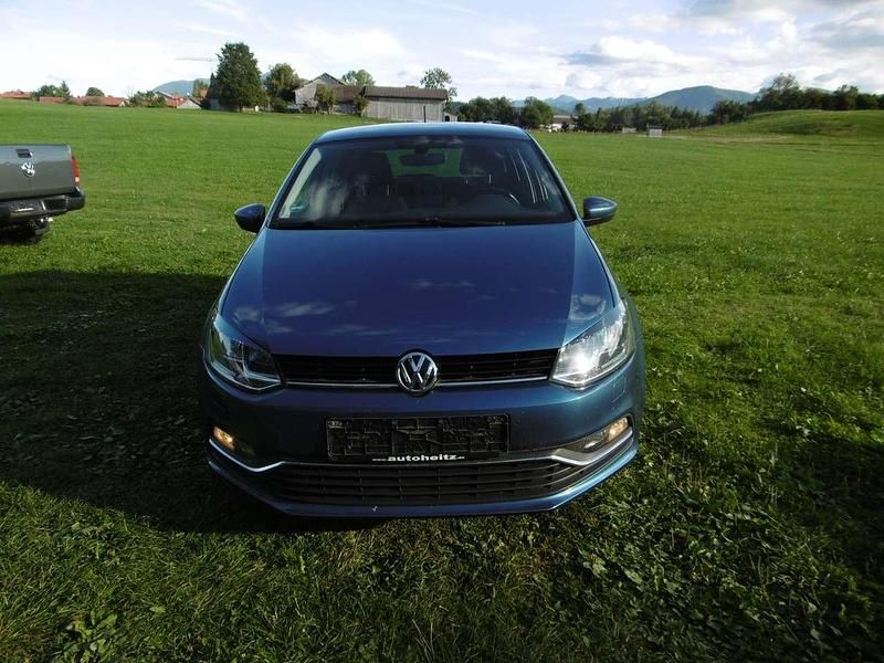 Blue silk metallic Gebraucht 2016 VW Polo Allstar Kleinwagen | 7.900 € (Fairer Preis) - Bild 1/4