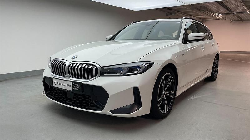 Alpinweiss Gebraucht 2022 BMW 320 M Sport Kombi | 34.949 € (Fairer Preis) - Bild 1/4