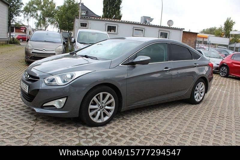 Grau Gebraucht 2013 Hyundai i40 Premium Limousine | 6.000 € (Guter Preis) - Bild 1/4