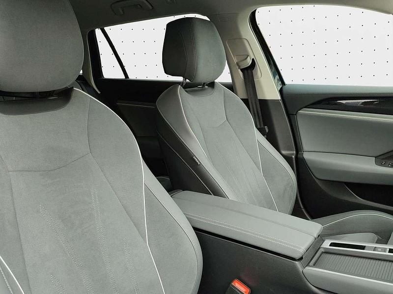 Gebraucht VW Passat IQ Drive 150 PS (110 kW) 2024 Grenadillschwarz metallic Kombi